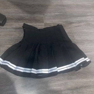 NEVER WORN black cheer skirt